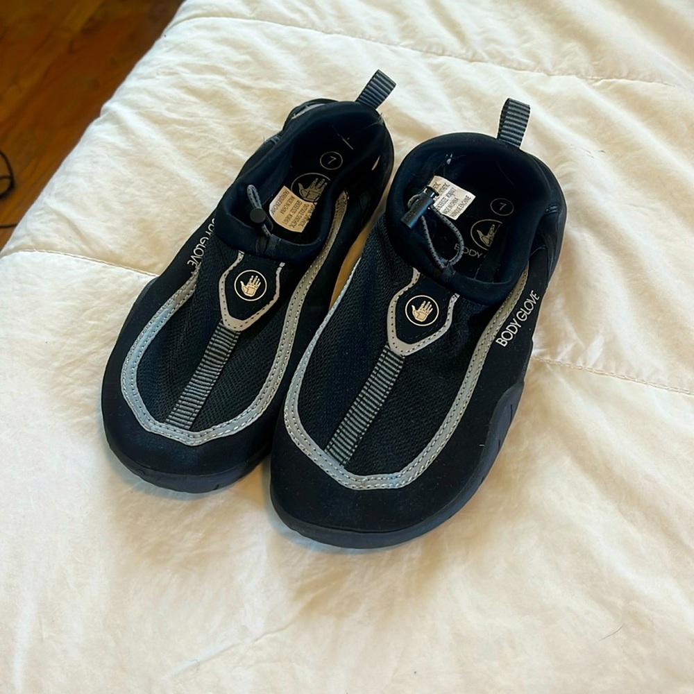Body glove water shoes,size 7 women’s